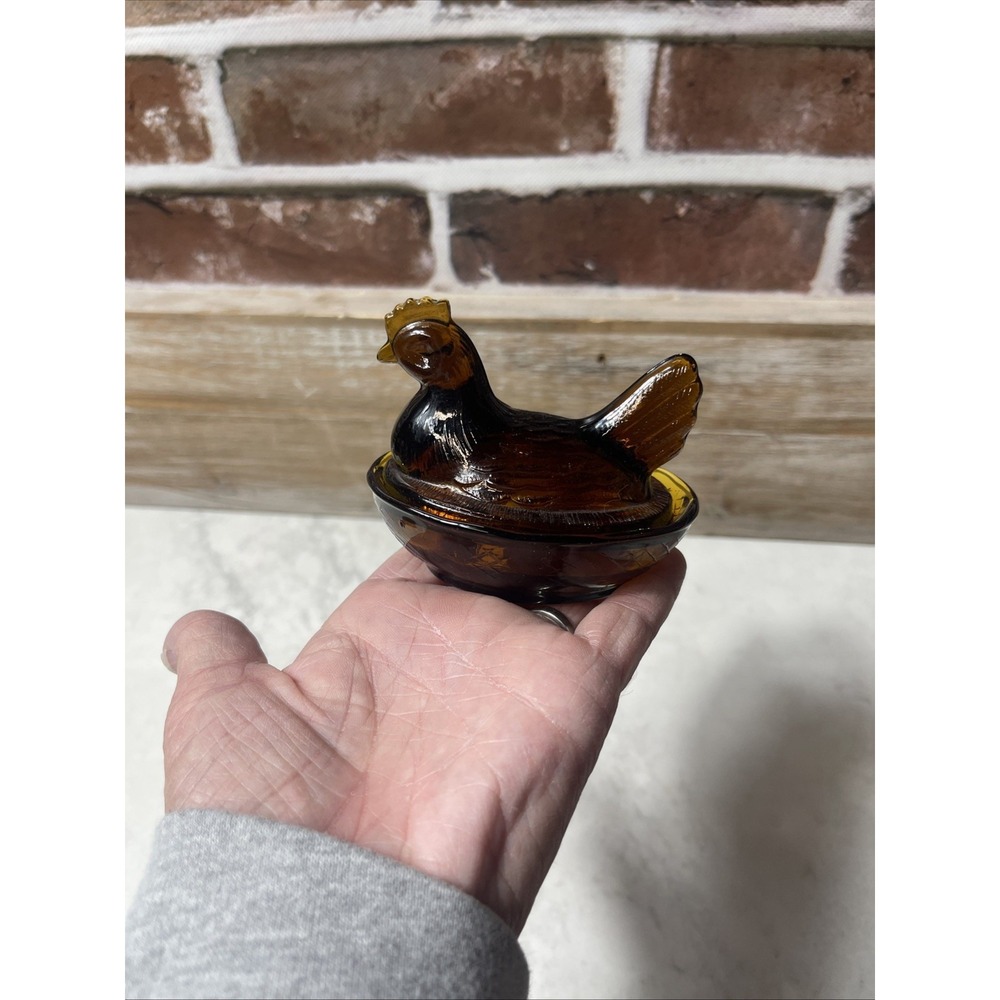 Vintage Amber Glass Small Hen On A Nest Salt Cellar Made In Taiwan 2.5" Chicken